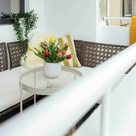 Sunny 2br Flat-top Location-amazing Views アパート ブカレスト
