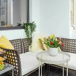 Apartament Sunny 2br Flat-top Location-amazing Views *