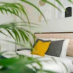 Apartament Sunny 2br Flat-top Location-amazing Views *