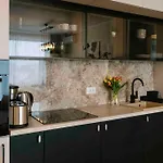 Sunny 2br Flat-top Location-amazing Views Bukareszt