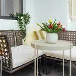 Sunny 2br Flat-top Location-amazing Views Bukareszt