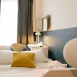 Sunny 2br Flat-top Location-amazing Views Bukareszt