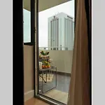 Sunny 2br Flat-top Location-amazing Views *