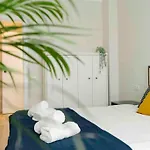 Sunny 2br Flat-top Location-amazing Views