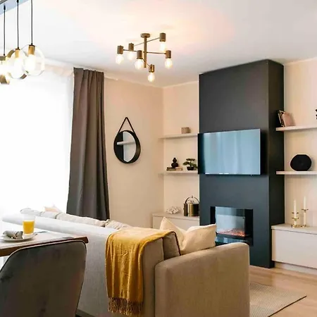 Sunny 2br Flat-top Location-amazing Views דירה בוקרשט