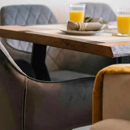 Sunny 2br Flat-top Location-amazing Views דירה *