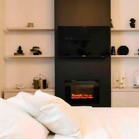 Sunny 2br Flat-top Location-amazing Views