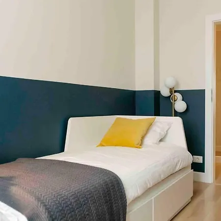 Sunny 2br Flat-top Location-amazing Views דירה בוקרשט