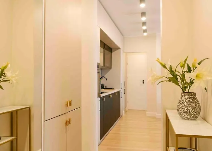 Sunny 2br Flat-top Location-amazing Views Apartamento Bucareste