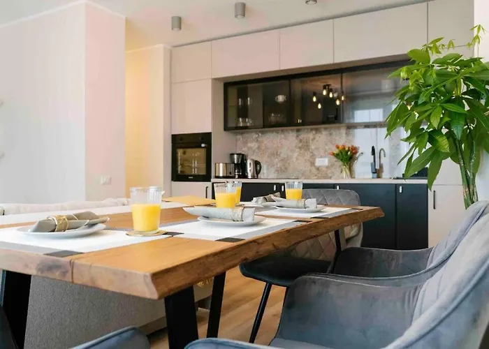 Sunny 2br Flat-top Location-amazing Views Daire