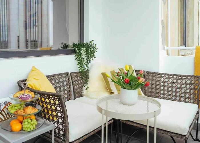 Daire Sunny 2br Flat-top Location-amazing Views *