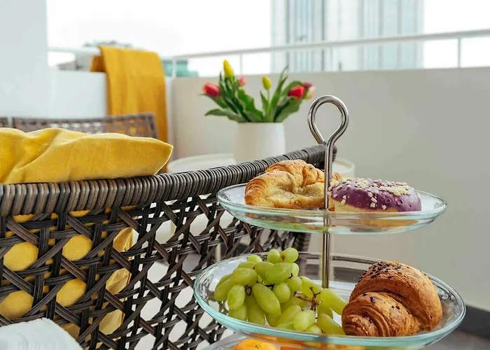 Apartment Sunny 2br Flat-top Location-amazing Views *