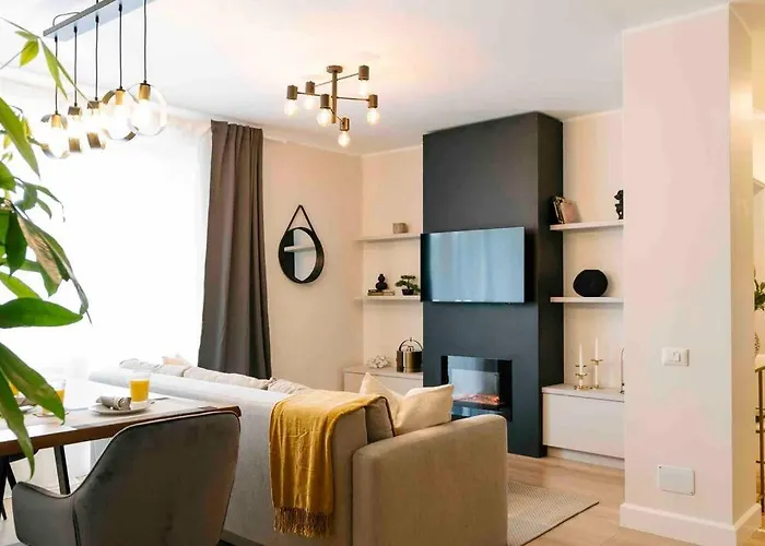 Sunny 2br Flat-top Location-amazing Views *