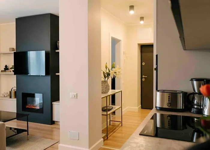 Sunny 2br Flat-top Location-amazing Views Apartamento Bucareste