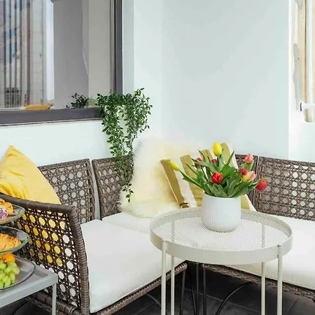 Apartament Sunny 2br Flat-top Location-amazing Views *