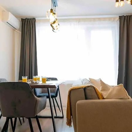 Apartament Sunny 2br Flat-top Location-amazing Views *