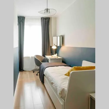 Daire Sunny 2br Flat-top Location-amazing Views Bükreş