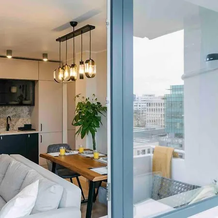 Sunny 2br Flat-top Location-amazing Views *