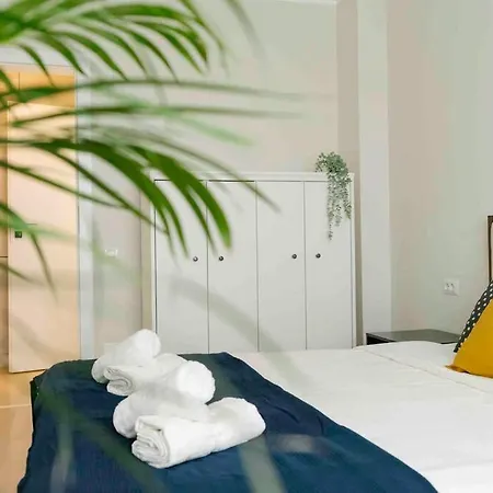 Sunny 2br Flat-top Location-amazing Views