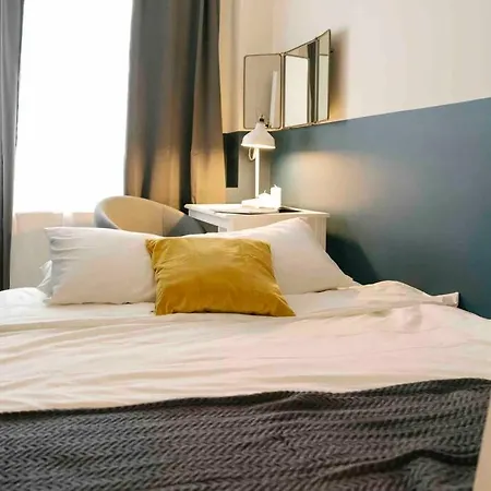 Daire Sunny 2br Flat-top Location-amazing Views Bükreş