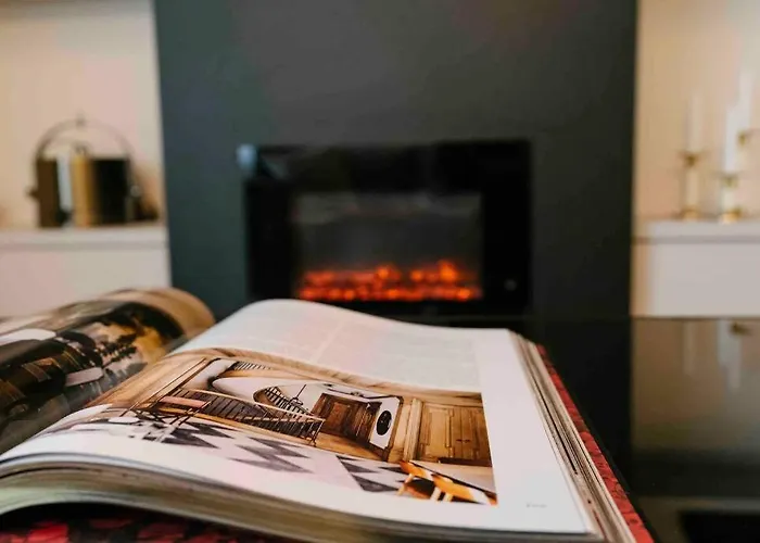 Sunny 2br Flat-top Location-amazing Views 公寓